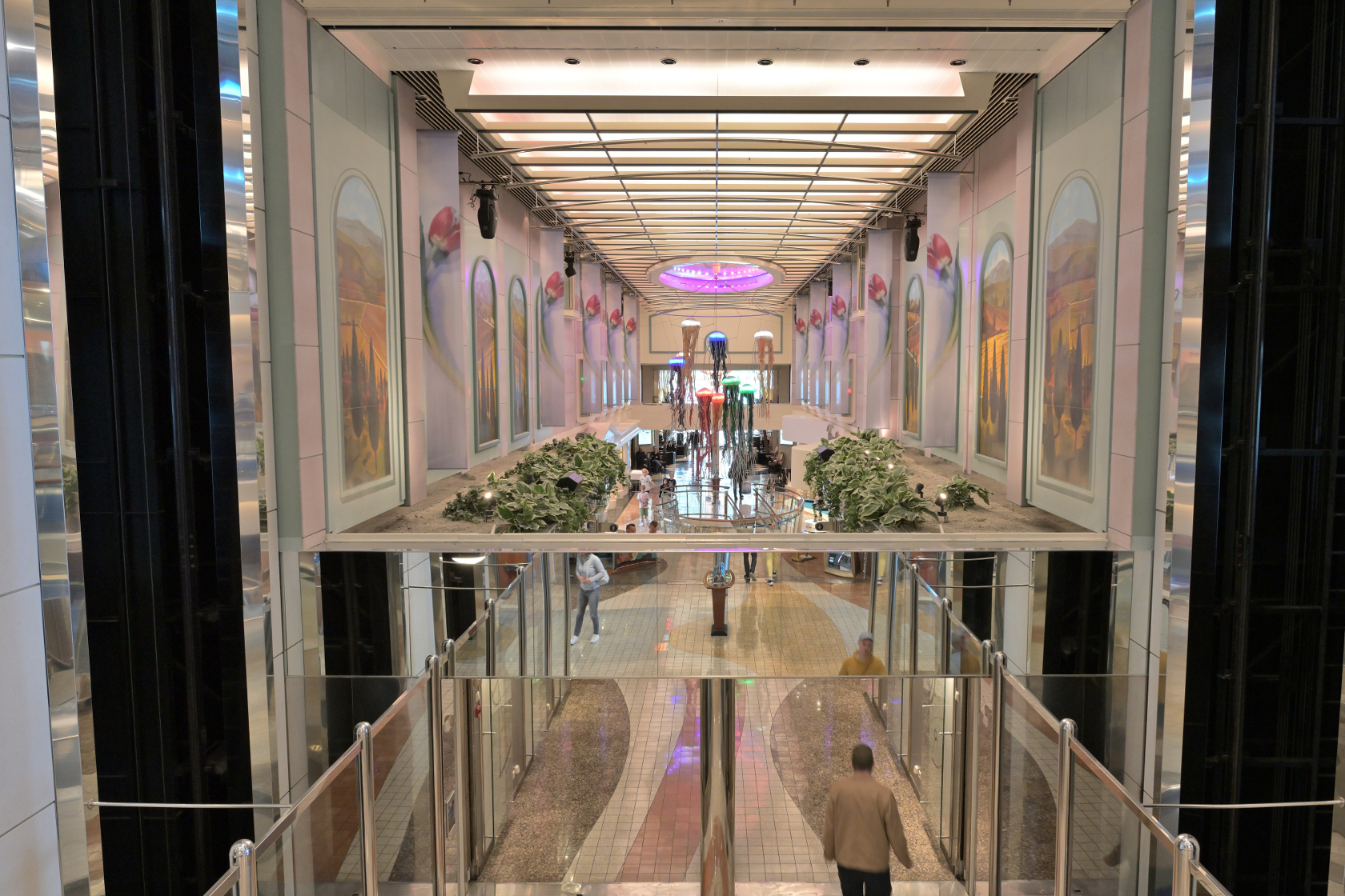 Die Einkaufsmeile auf der Fähre