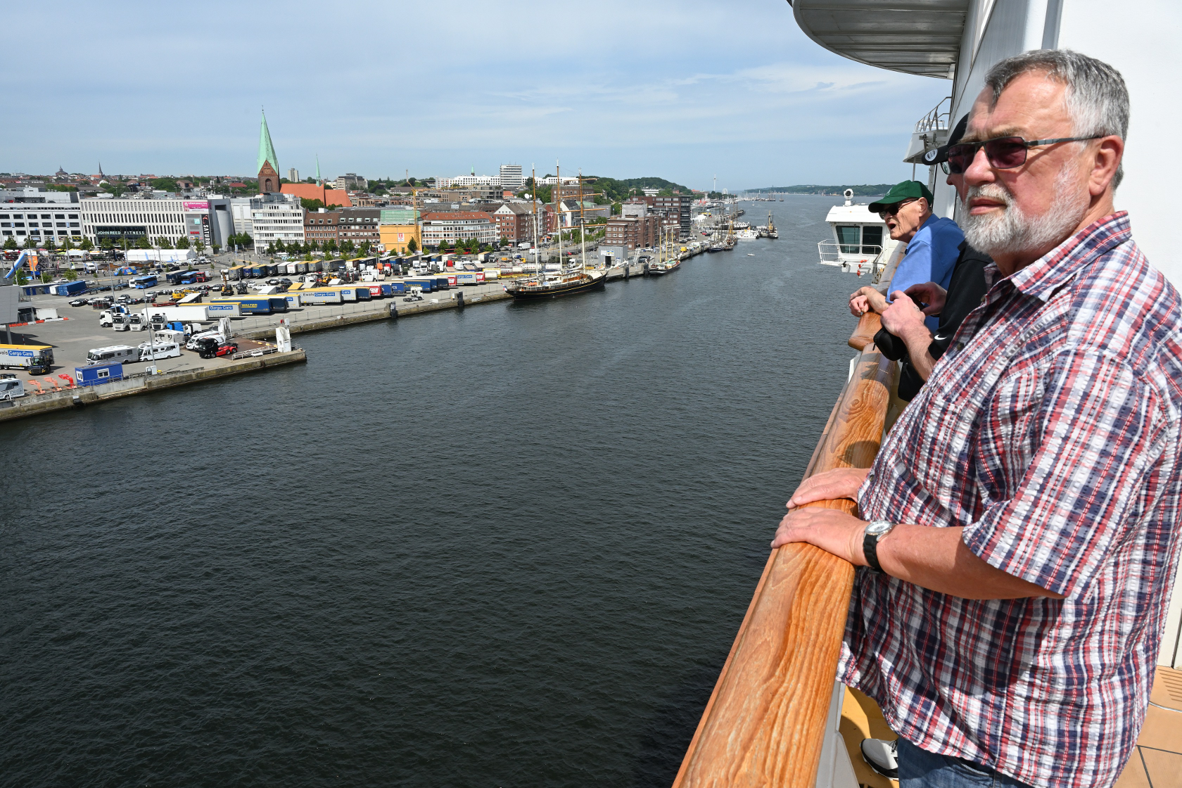 Dietmar beobachtet das Ablegemanöver