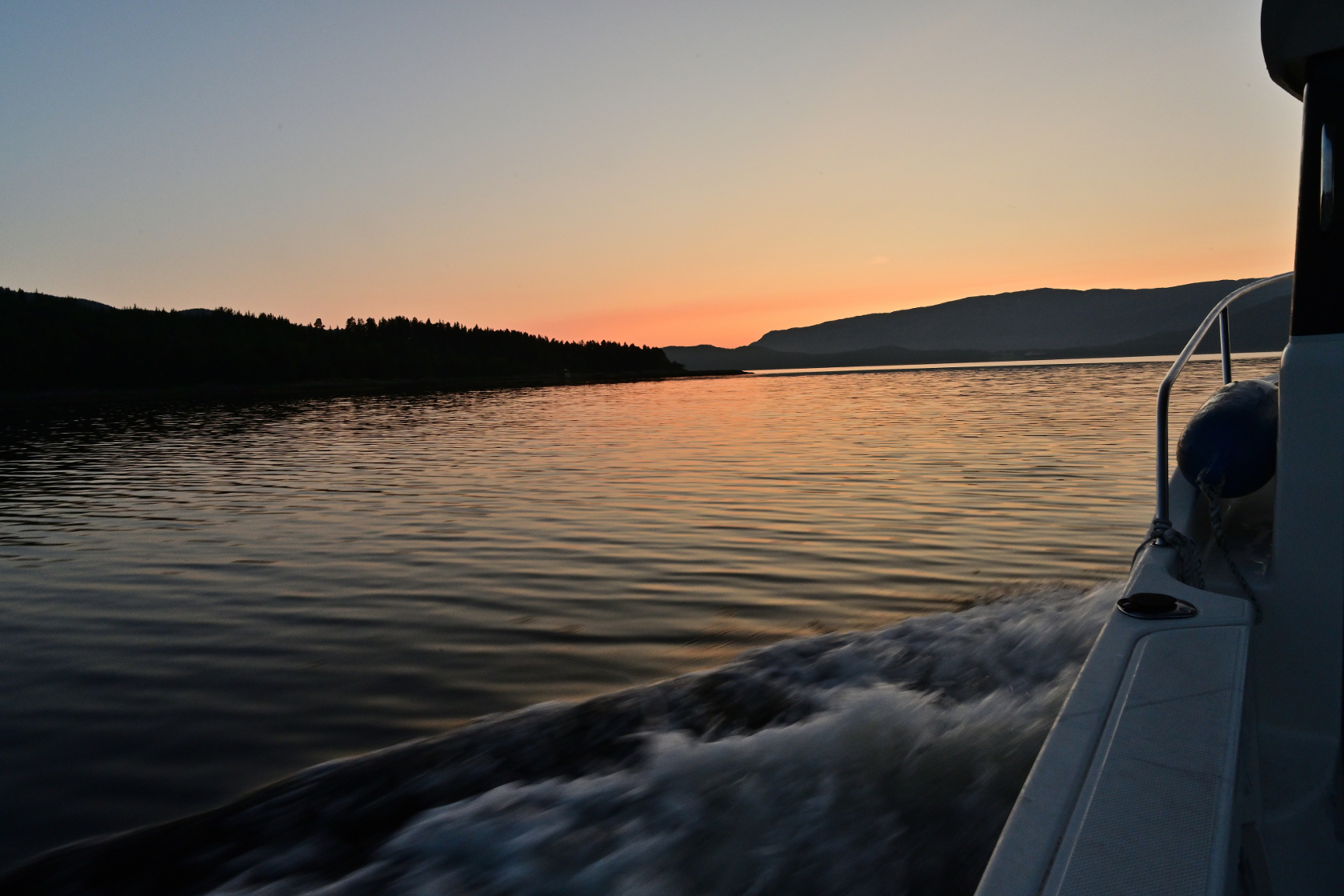 Morgendämmerung über den Bergen