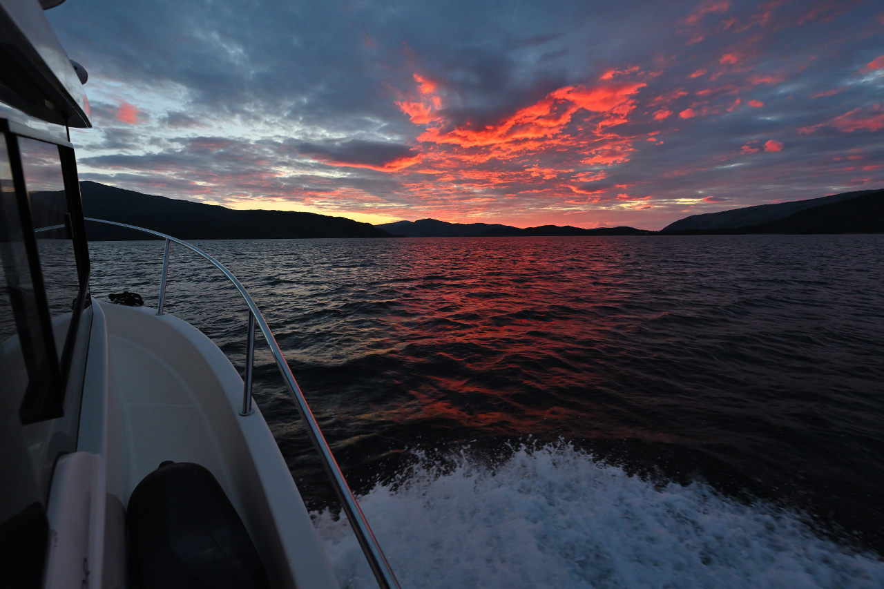 Herrlicher Himmel in der langen Dämmerung