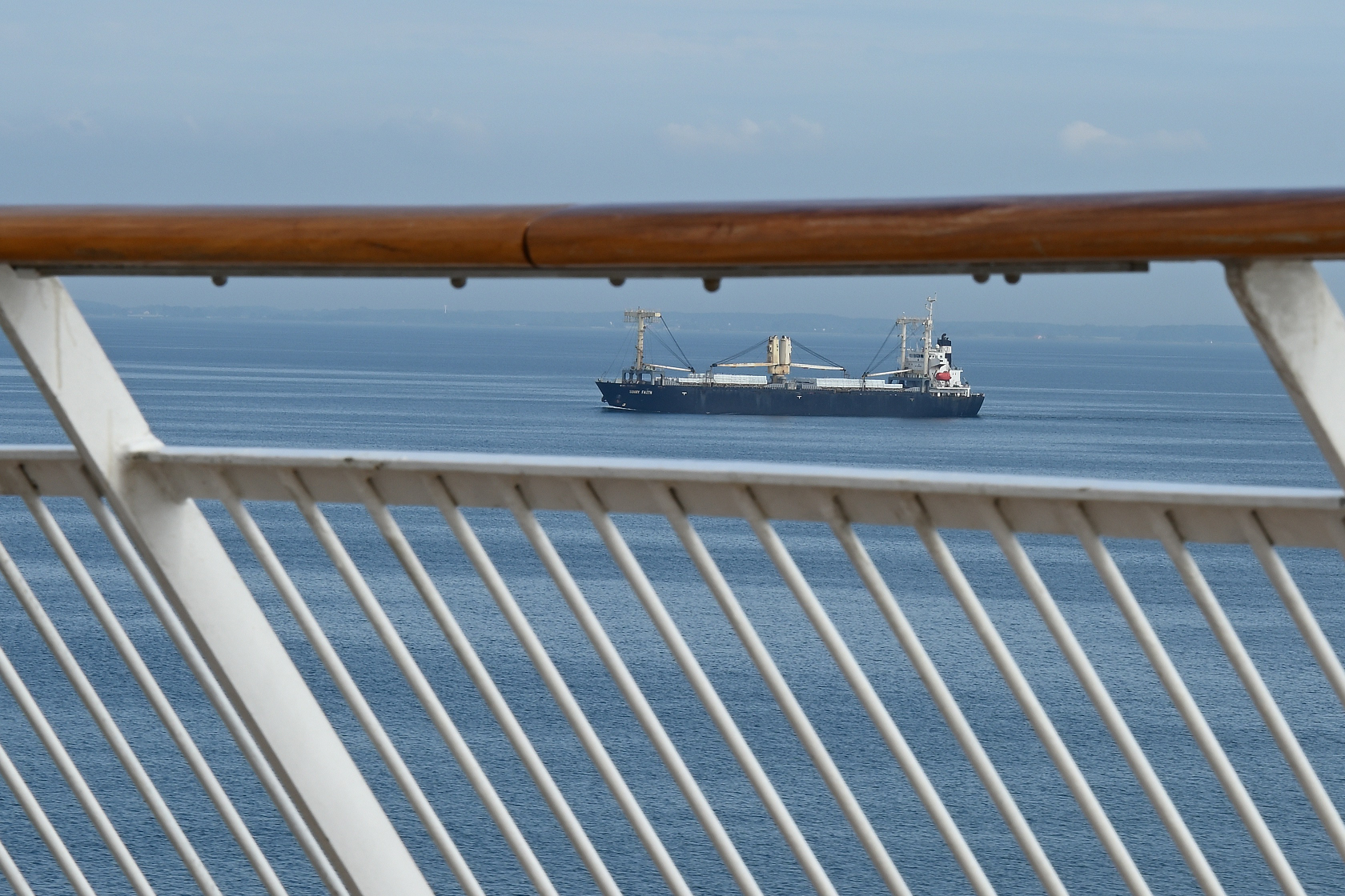 Ein Frachter kam uns entgegen